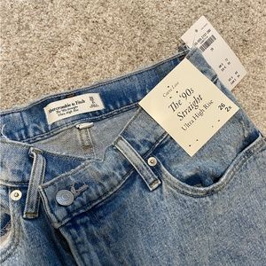 Abercrombie and Fitch “90’s Straight Ultra High Rise” jeans. Size 2/26 R.